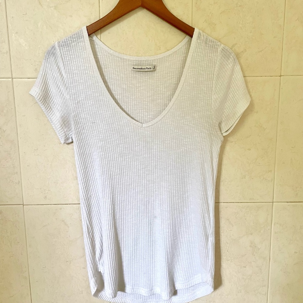 Abercrombie Ribbed Deep V Tee Size Medium